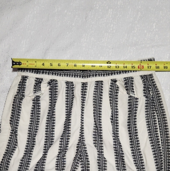 LANE BRYANT 14/16 Black and White Striped Women's Shorts - Picture 3 of 7